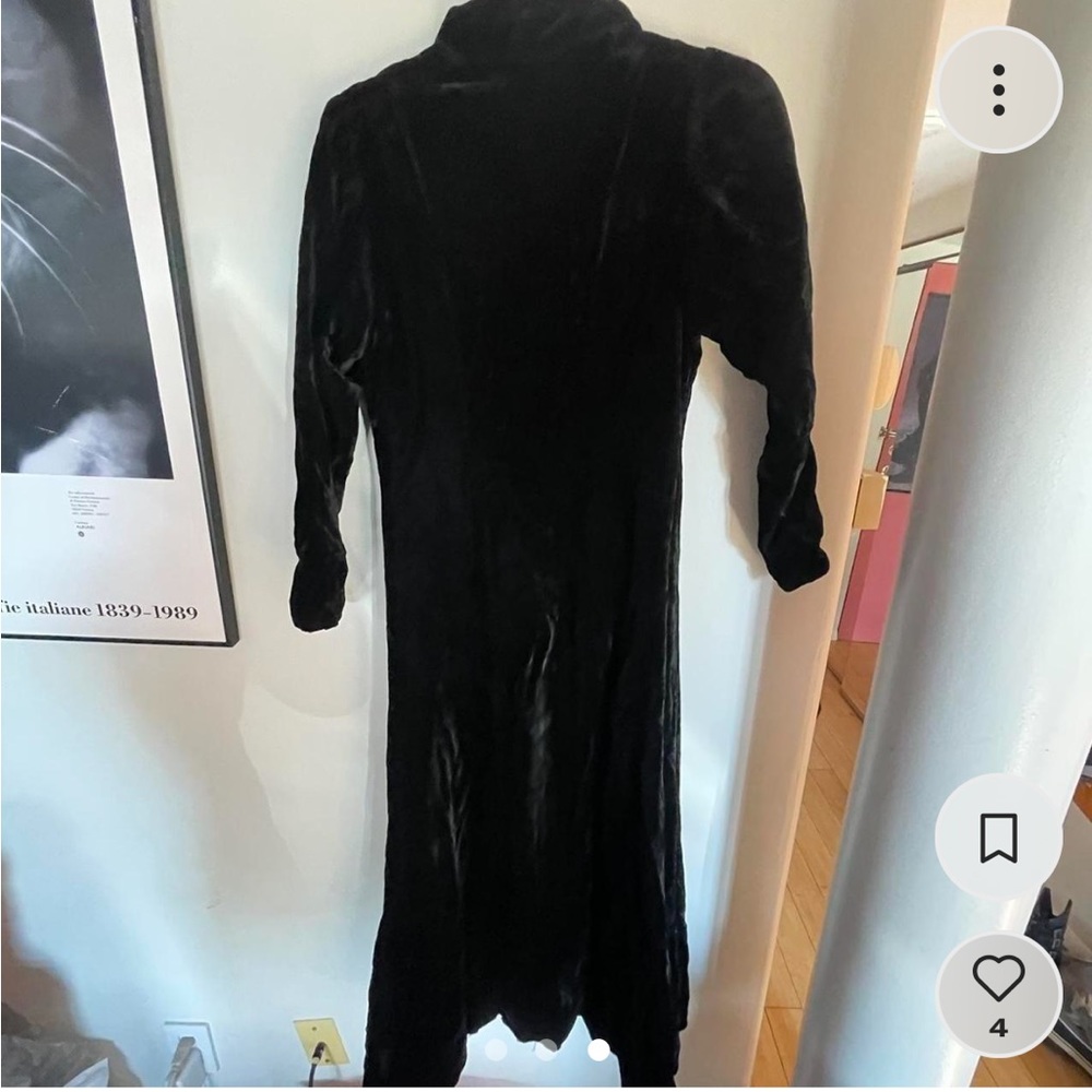Vintage antique black velvet dress - Picture 3 of 3